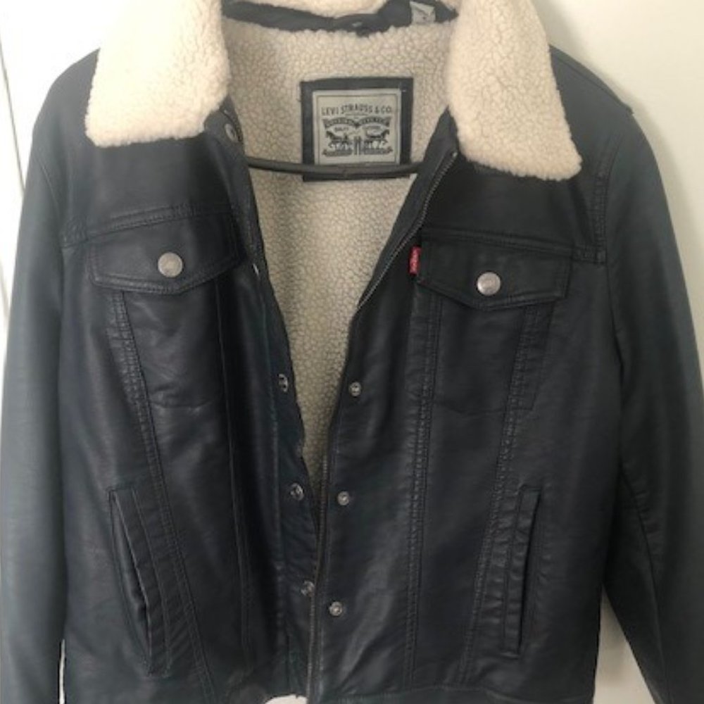 NWT Women's  NVY Blue  Classic Levi Jacket Never Worn